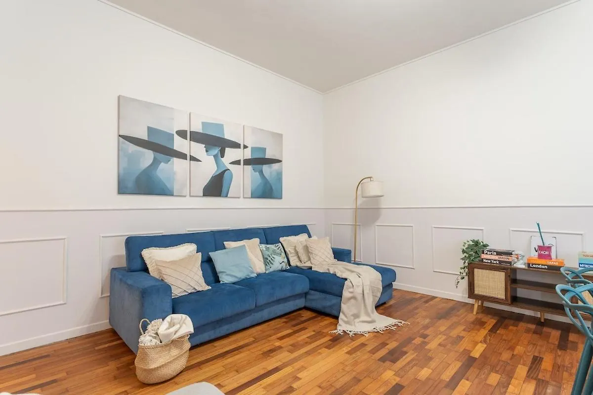 Duomo Dream Apartment Milano 0*,  İtalya